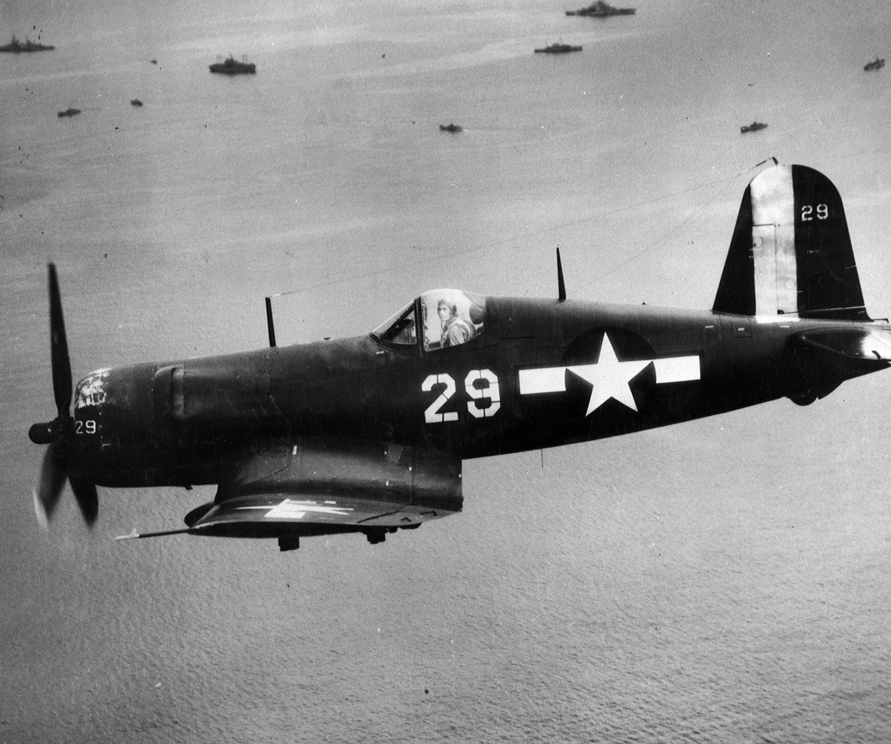 Vought-F4U-1D-Corsair-VBF-10-White-29-USS-Intrepid-CV-11-off-Okinawa-1st-Apr-1945-01